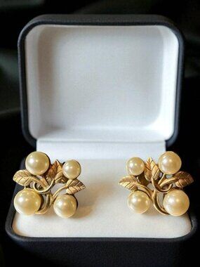 Vintage Marvella Pearl & Gold Leaf Clip‑Ons